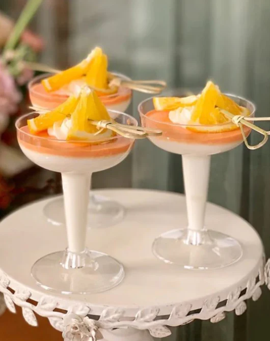champagne Dessert cups with stand pack of 25 - 125mls - Image 1
