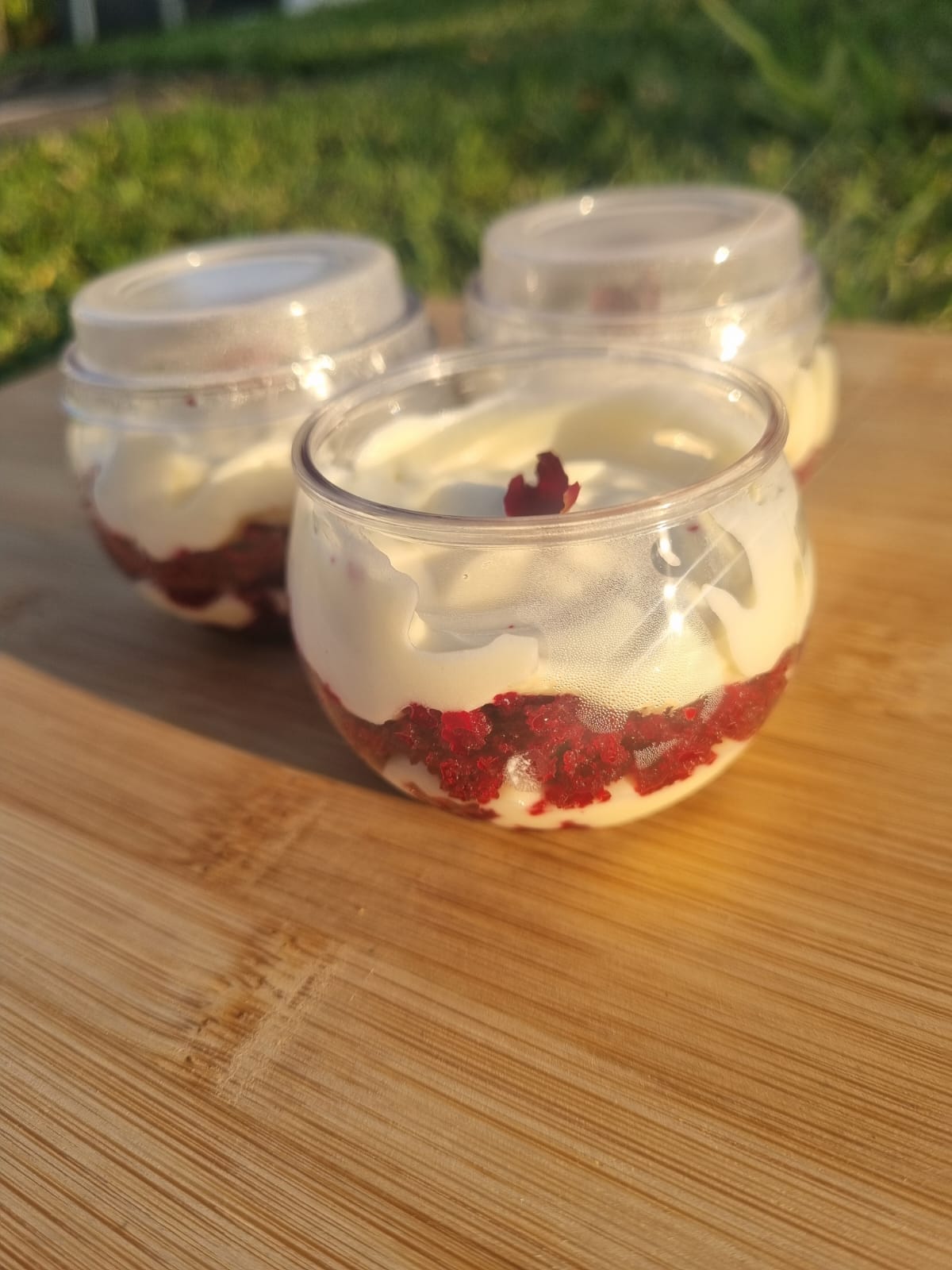 Round Dessert Cups Including Lids - Pack of 10 - 80ml - Image 1
